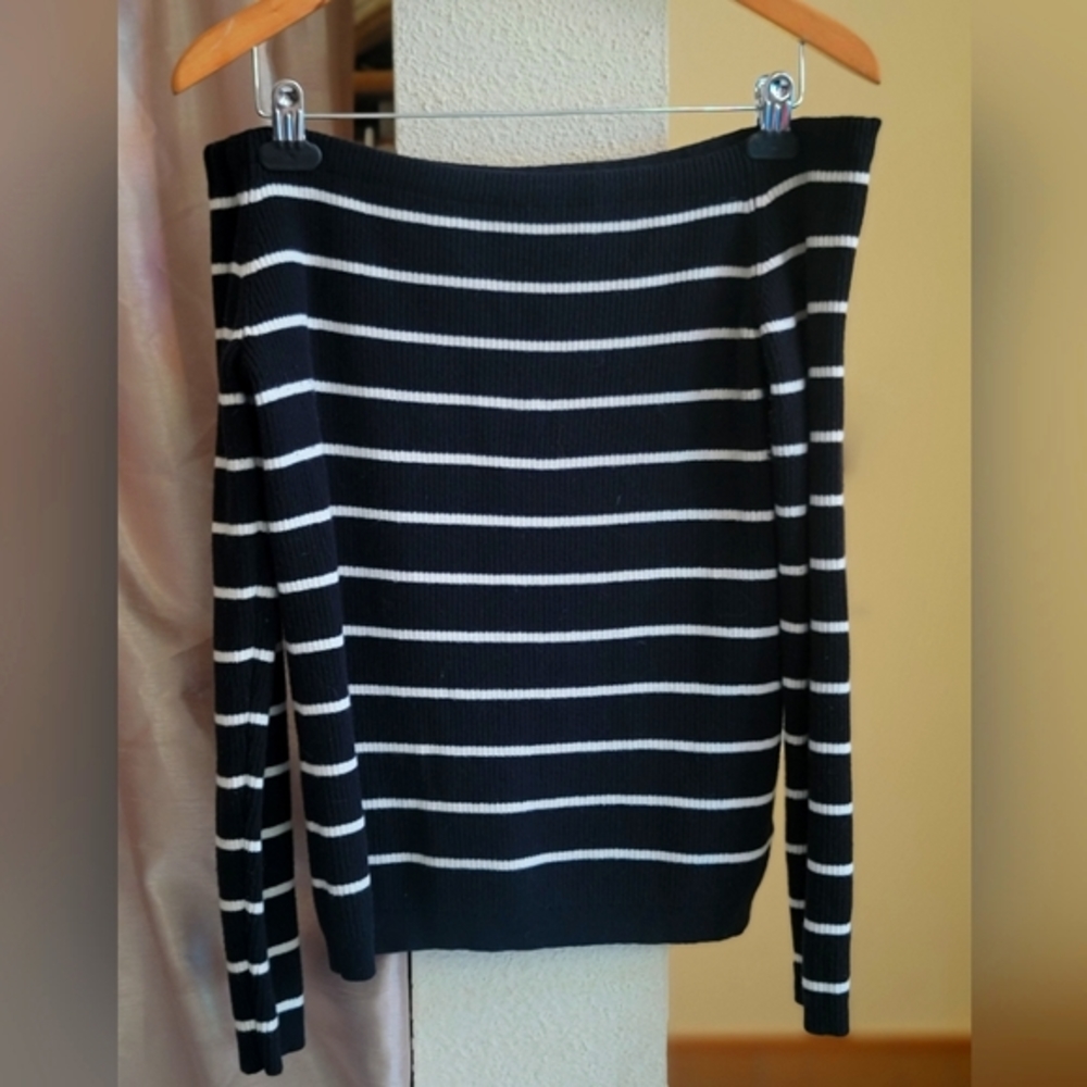 American eagle black and white stripe sweater
